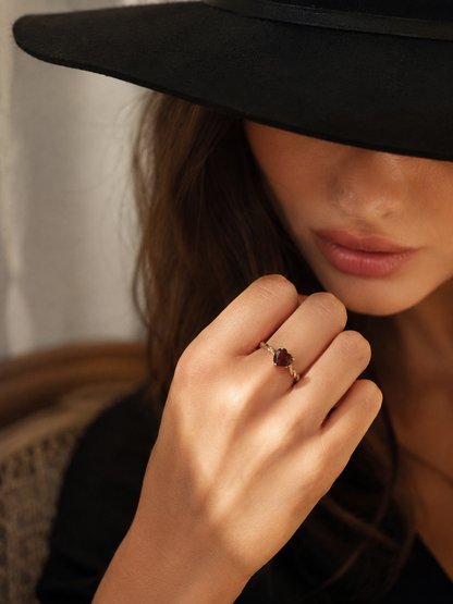 Red Garnet Heart Ring in 925 Silver